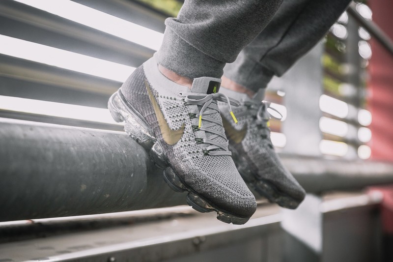 Nike vapormax midnight outlet fog on feet